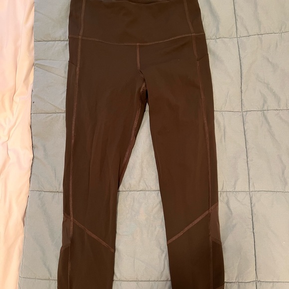 Forest green LuluLemon leggings - cropped - Picture 2 of 2